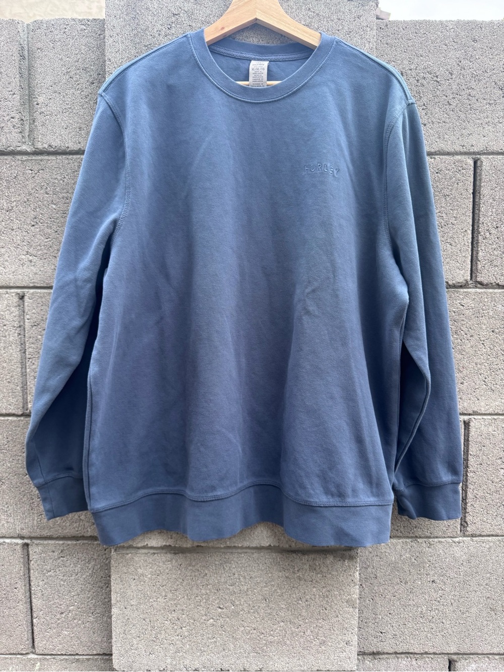 Hurley Men's Crewneck Weave Knit Structured Sweatshirt in Washed Blue xl